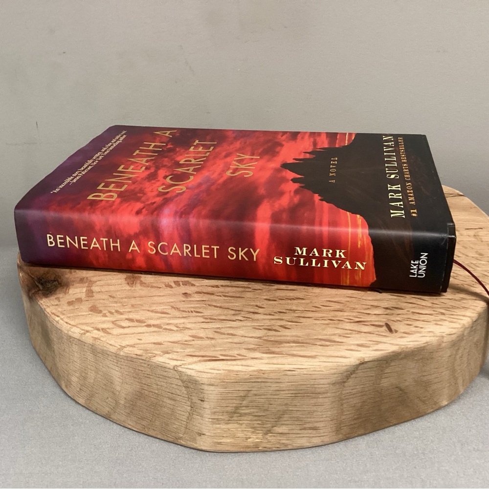 🔴 Hardcover - Beneath A Scarlet Sky - Mark Sullivan - A Novel - Excellent Read - Picture 5 of 12